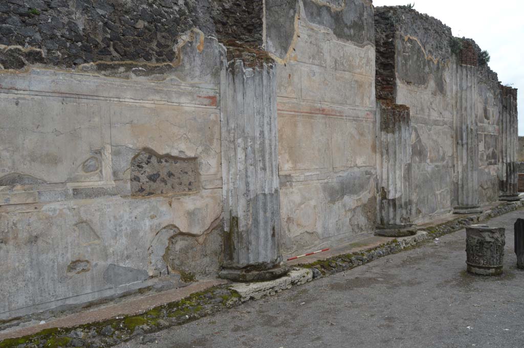 VIII.1.1 Pompeii, March 2018. Basilica, Looking west along south wall of south side corridor in the Basilica.
Foto Taylor Lauritsen, ERC Grant 681269 DÉCOR.