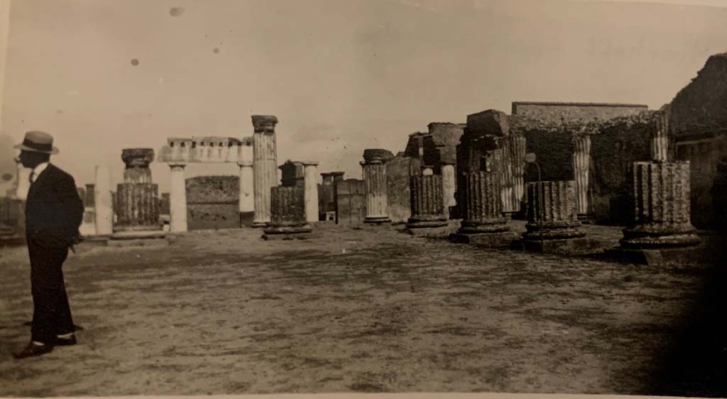 VIII.1.1 Pompeii. May 1934, from an album of the Nierhoff family vacation. Looking south-east across Basilica.
Photo courtesy of Rick Bauer.