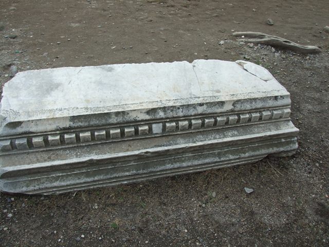 VIII.1.3 Pompeii.  March 2009.  Decorative marble block.