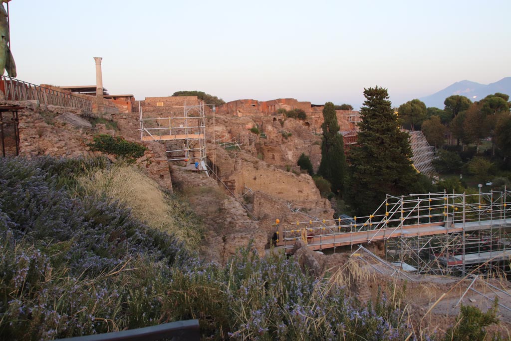 VIII.1.3 Pompeii. October 2023. Looking east across rear of Temple of Venus towards VIII.2. Photo courtesy of Klaus Heese.