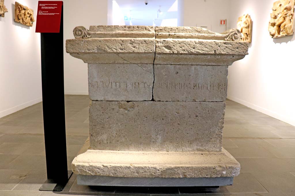 VIII.1.4 Pompeii Antiquarium. February 2021. 
Altar with Oscan inscription to Maras Atinius, aedile of Samnite Pompeii, from the sanctuary of Sant�Abbondio di Pompei.
Photo courtesy of Fabien Bi�vre-Perrin (CC BY-NC-SA).

