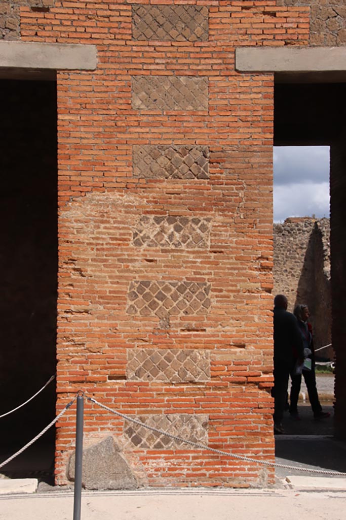 VIII.2.16 Pompeii. May 2024.
Detail of wall on north side of atrium. Photo courtesy of Klaus Heese.