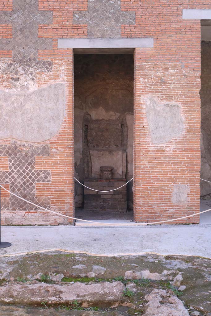 VIII.2.16 Pompeii. December 2018.
Looking south through doorway to room on south side of atrium, with household shrine.
Photo courtesy of Aude Durand.