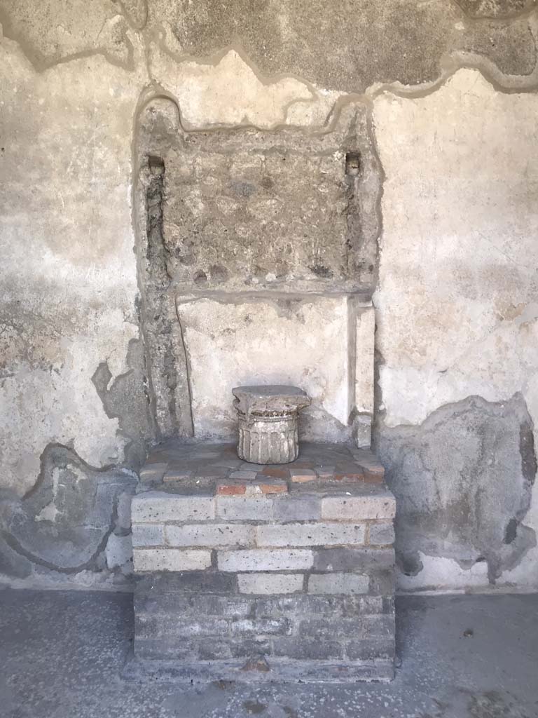 VIII.2.16 Pompeii. April 2019. Household shrine against the south wall.
Photo courtesy of Rick Bauer.