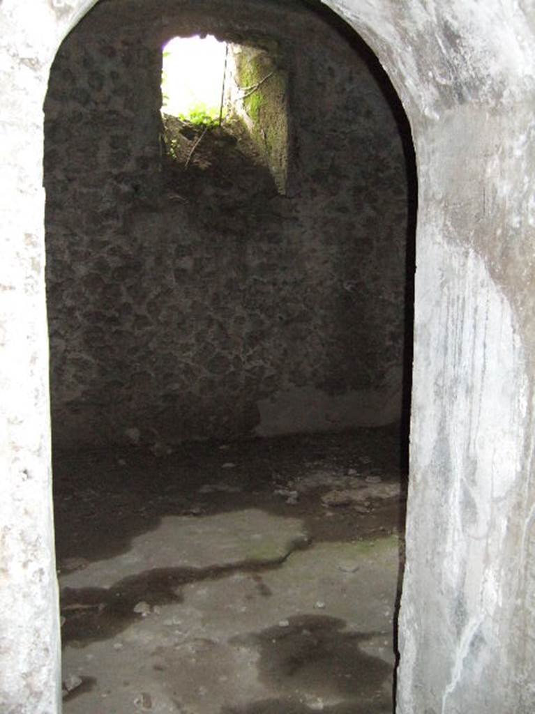 VIII.2.39 Pompeii. May 2006. Room 06, doorway to tepidarium, looking south.