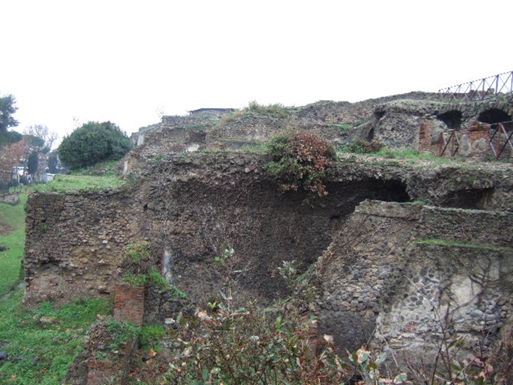 VIII.2.37 and VIII.2.39 Pompeii. December 2005.
Looking west across the rears, from Triangular Forum, with VIII.2.39, on right.