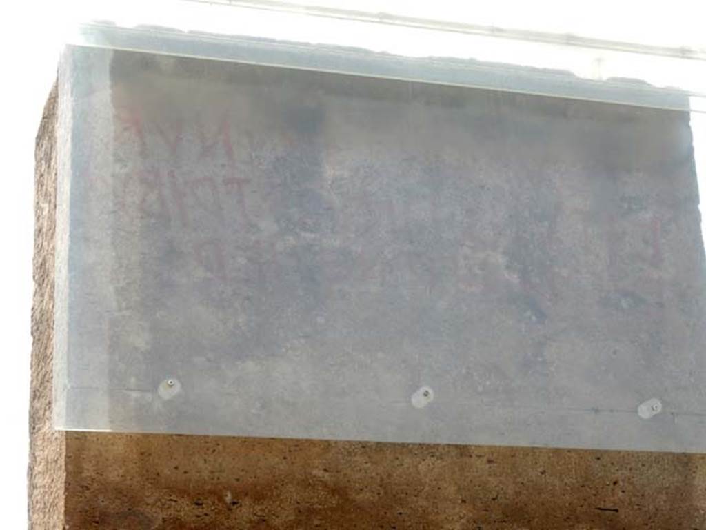 VIII.5.19 Pompeii, May 2017. “Eituns” on west pilaster between VIII.5.19 and VIII.5.20.
Photo courtesy of Buzz Ferebee.