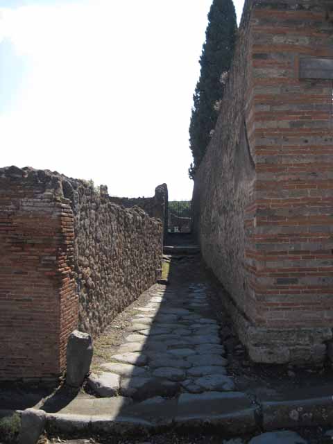 VIII.7.27 Pompeii. Entrance to passage leading to summa cavea of Large Theatre. Photographed 1970-79 by Günther Einhorn, picture courtesy of his son Ralf Einhorn.