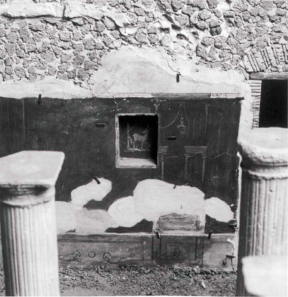 VIII.7.28 Pompeii.  Painted panel with architecture with a landscape scene.  Now in Naples Archaeological Museum.