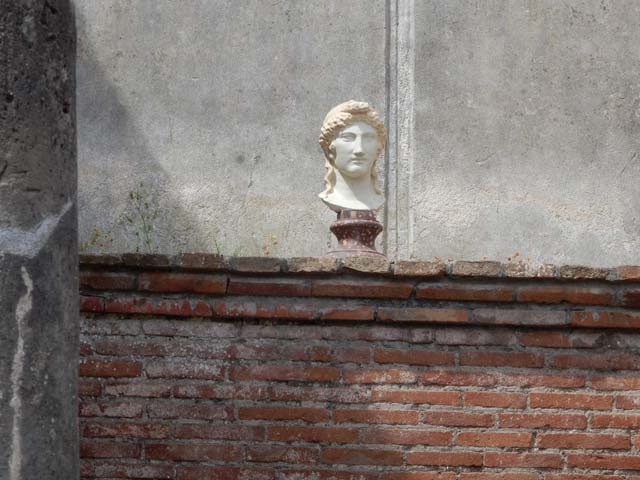 VIII.7.28 Pompeii.  March 2009.  Altar, on north side of Purgatorium.