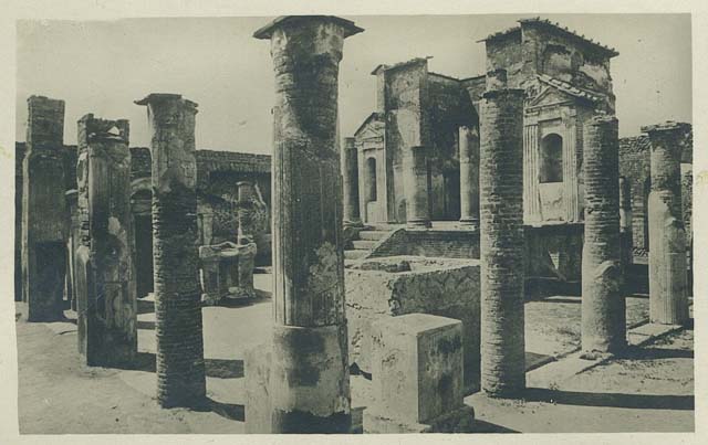 VIII.7.28 Pompeii.  December 2007.  South west corner of portico where on the west wall a statue of Venus Anadiomene was found.    In the same corner on the south wall stood the herm of Gaius Norbanus Sorex.

