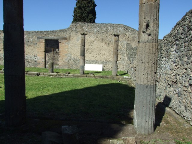 VIII.7.29 Pompeii. March 2009. Sarno Canal grating on North side.