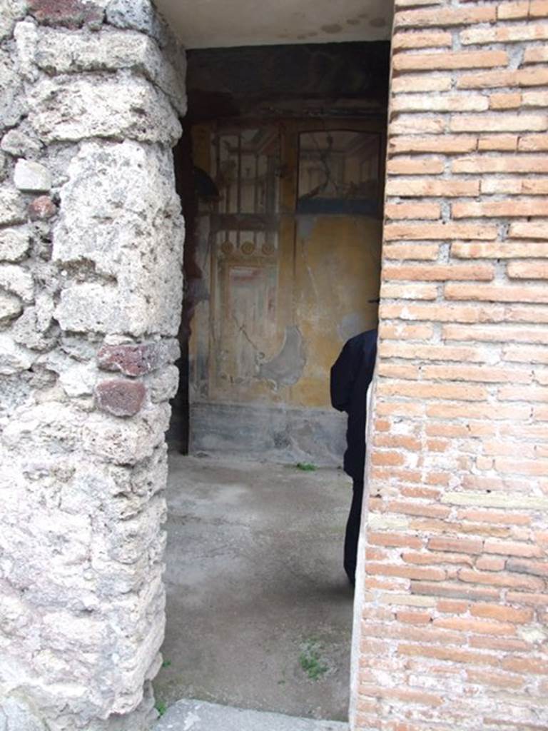 IX.1.7 Pompeii. December 2007. Doorway to Triclinium. Room overlooking garden and atrium.
