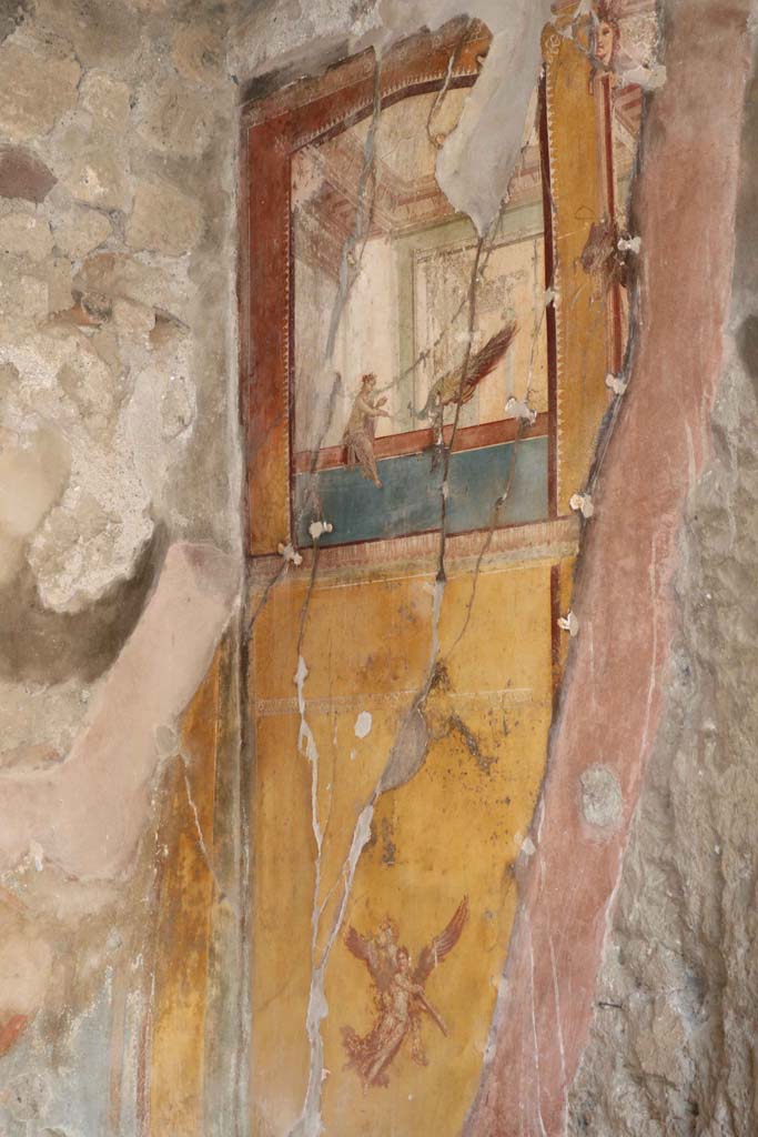 IX.1.7 Pompeii. December 2018.
North-west corner of triclinium with remains of painted decoration on north wall.
Photo courtesy of Aude Durand.