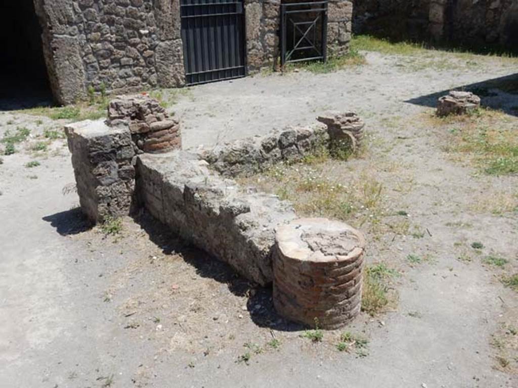 IX.2.27 Pompeii. May 2017. Looking south-east across the remains of the portico.
Photo courtesy of Buzz Ferebee.