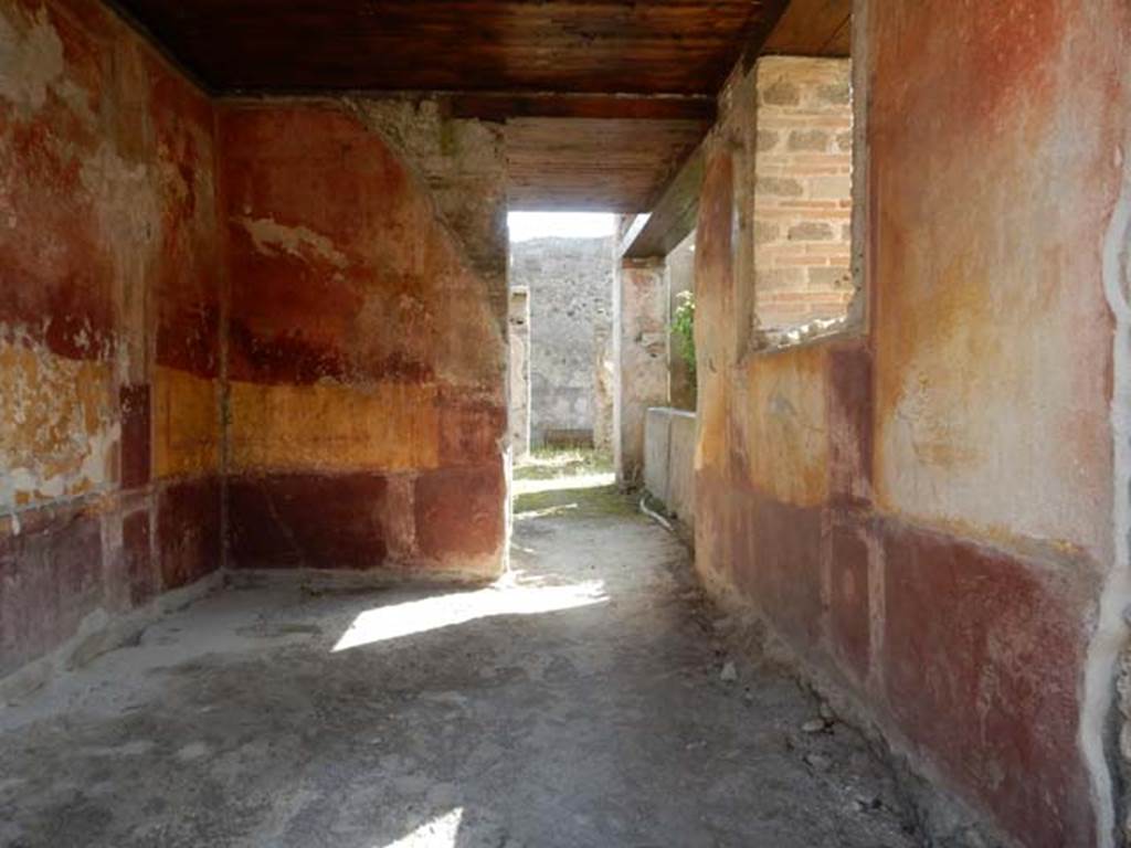 IX.3.5 Pompeii. May 2015. Room 18, looking east towards room 19. Photo courtesy of Buzz Ferebee.
