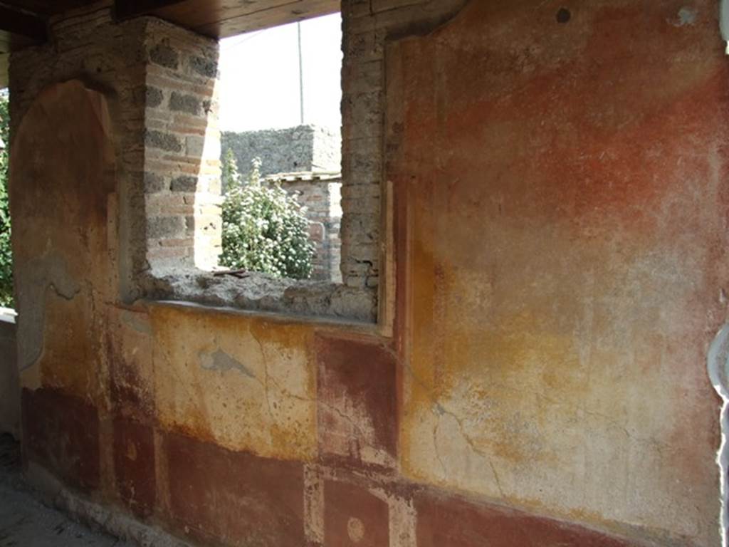 IX.3.5 Pompeii. March 2009. Room 18. South wall with window.