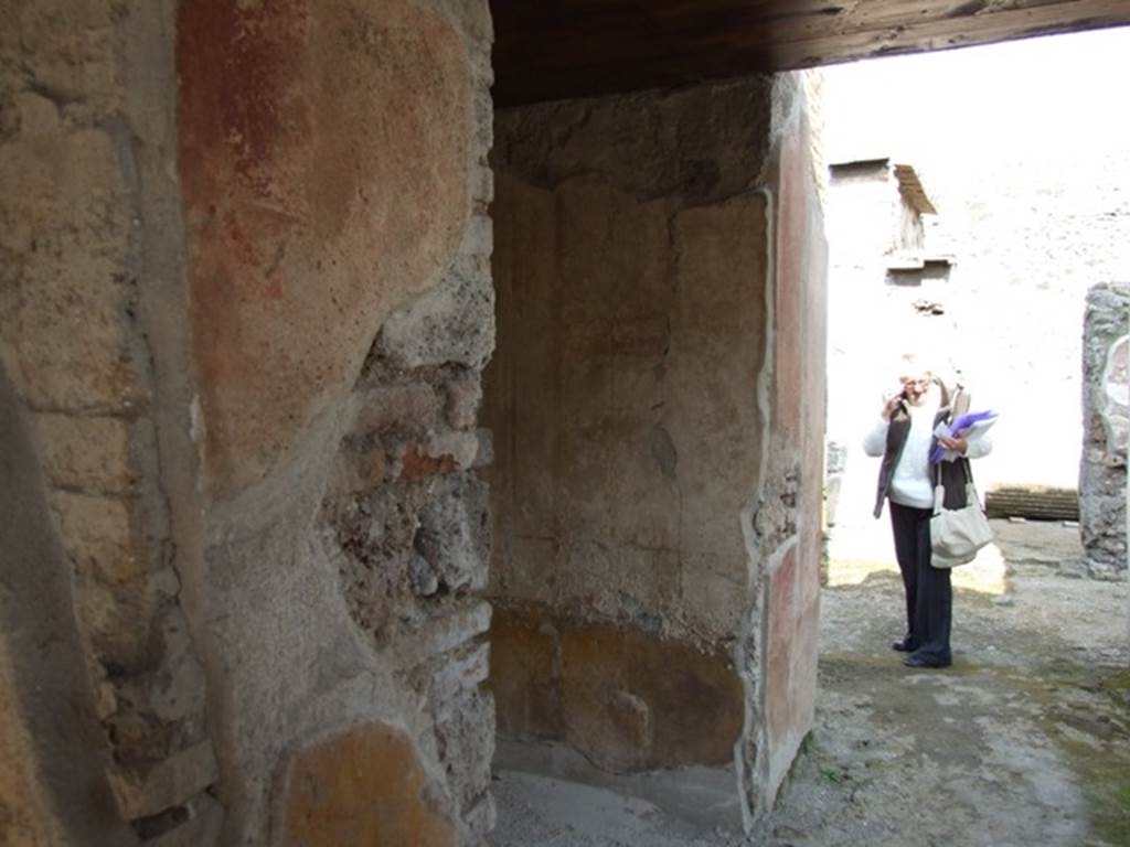 IX.3.5 Pompeii. March 2009. Room 19. Recess on north side.