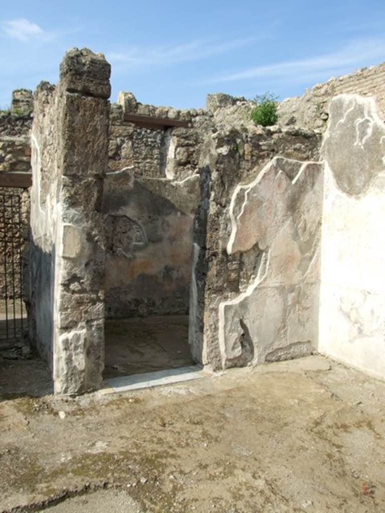 IX.3.5 Pompeii. March 2009. Room. 29. Cubiculum on east of entrance at IX.3.24.