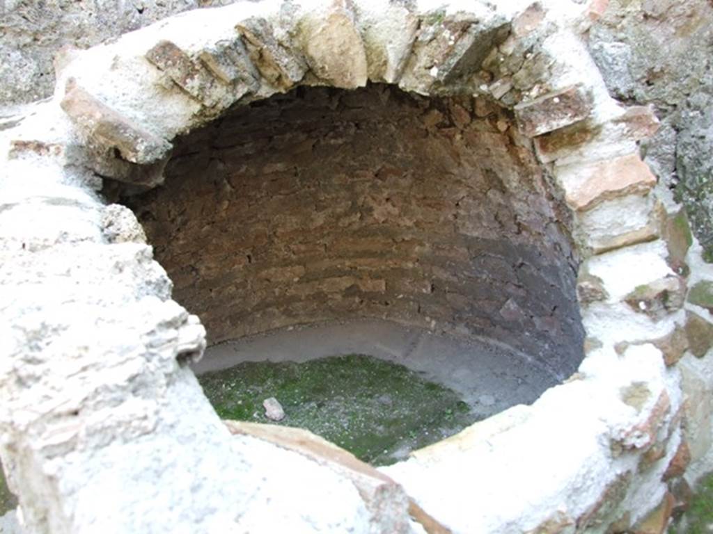 IX.3.5 Pompeii. March 2009. Room 9, oven in kitchen.