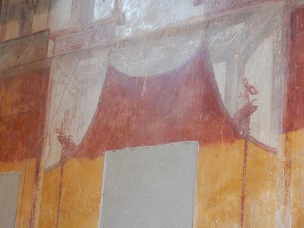 IX.3.5 Pompeii. May 2015. Room 13, detail from upper centre of west wall.
Photo courtesy of Buzz Ferebee.