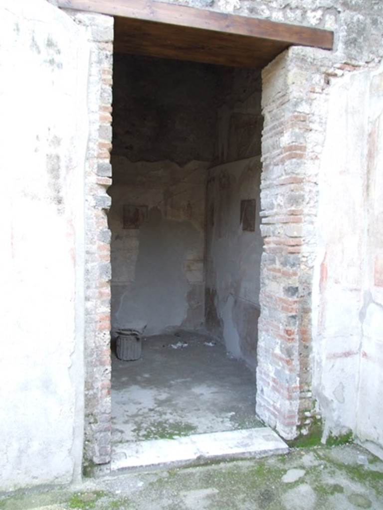 IX.3.5 Pompeii. March 2009. Room 16. Cubiculum.