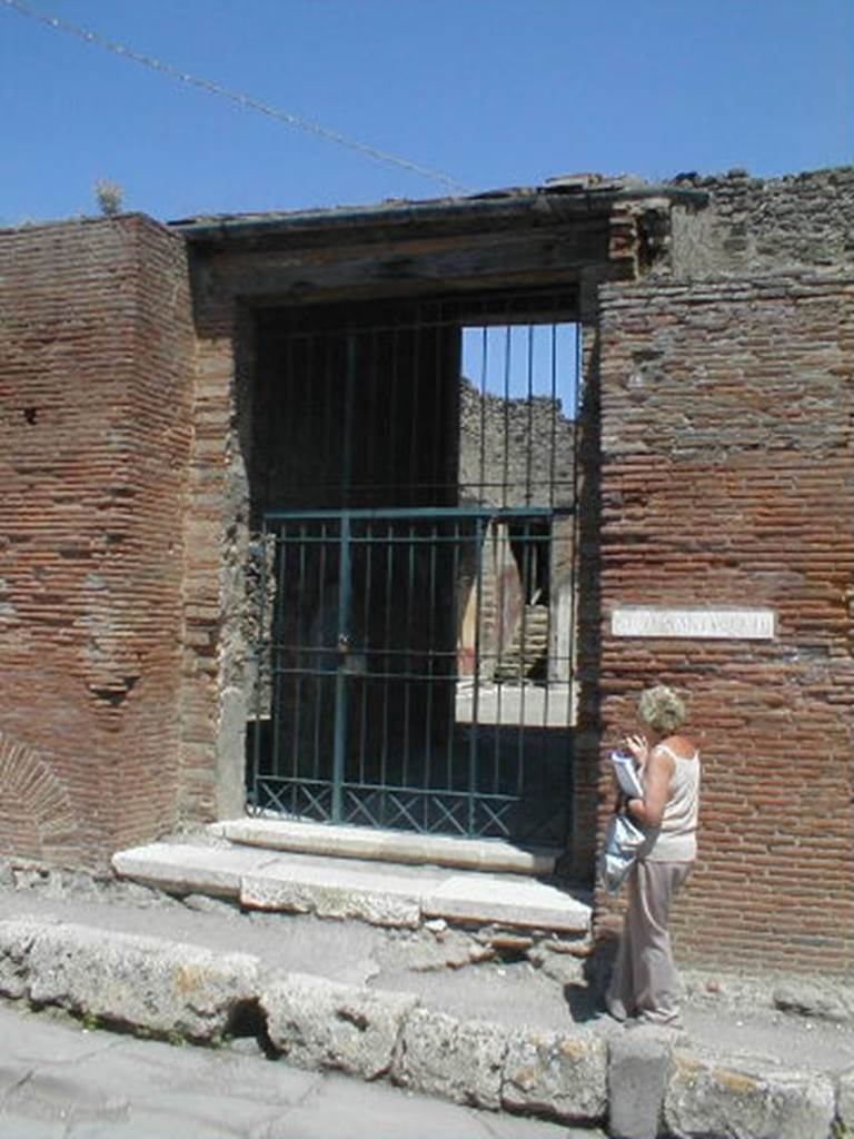 IX.3.5 Pompeii. May 2005. Entrance