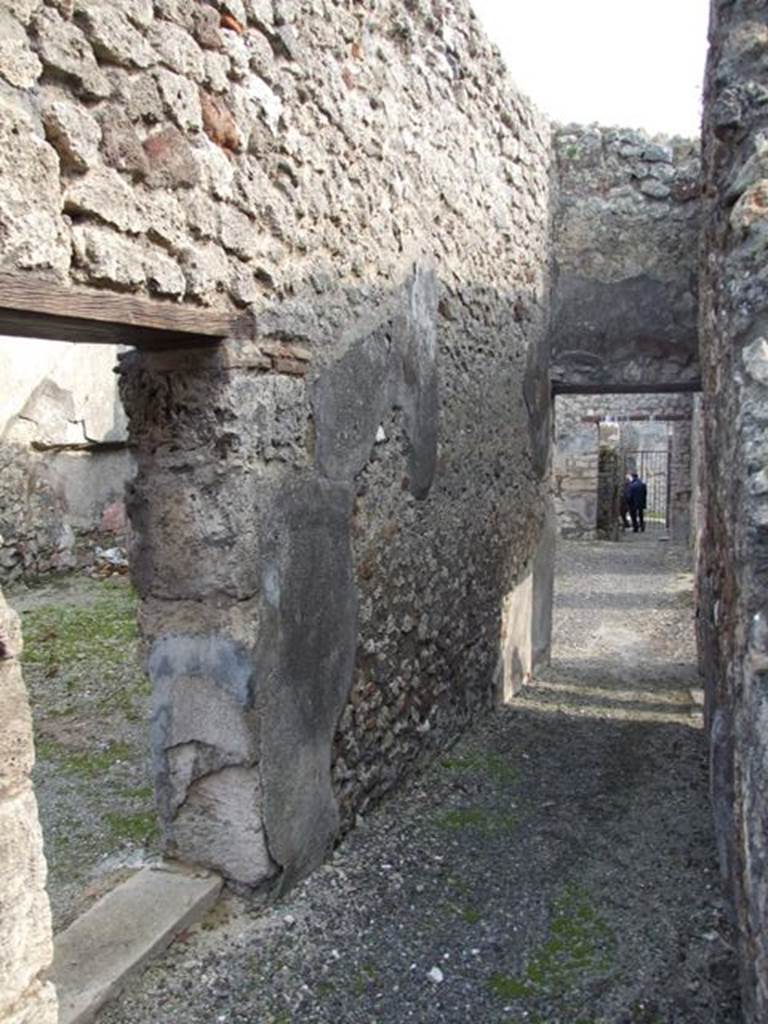 IX.3.15 Pompeii. March 2009. Looking south along room 7, to atrium. Door to room 8 is to the left.