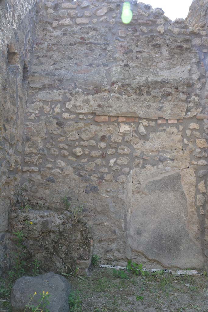 IX.5.18 Pompeii. May 2017. Room h, looking towards west wall.
Foto Christian Beck, ERC Grant 681269 DÉCOR.
