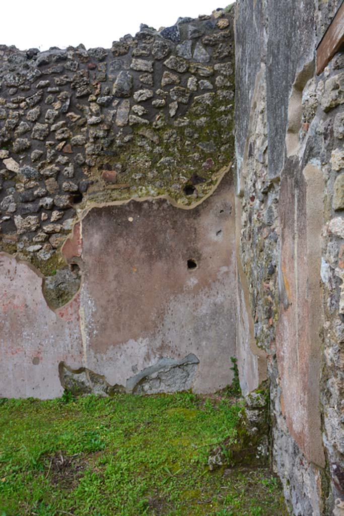 IX.5.18 Pompeii. March 2018. Room “i”, looking east in south-east corner.
Foto Annette Haug, ERC Grant 681269 DÉCOR.