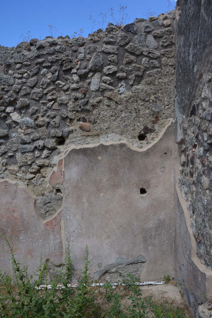 IX.5.18 Pompeii. May 2017. Room i, east wall in south-east corner.
Foto Christian Beck, ERC Grant 681269 DÉCOR.
