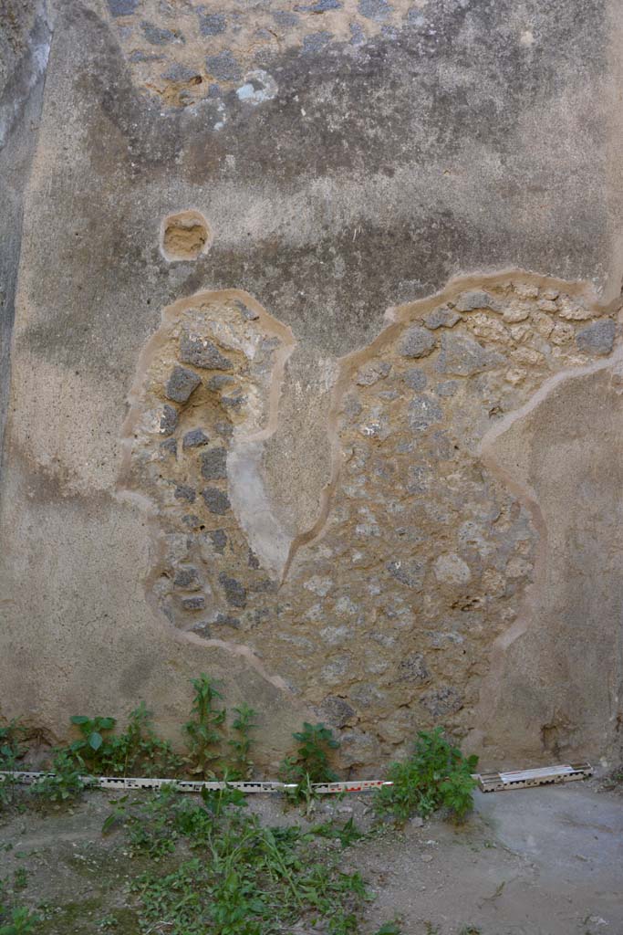 IX.5.18 Pompeii. May 2017. Room “t”, west wall in south-west corner.
Foto Christian Beck, ERC Grant 681269 DÉCOR.