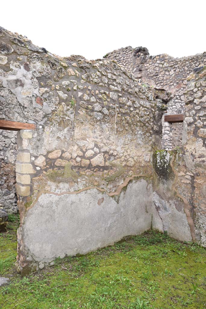 IX.5.18 Pompeii. March 2018. Room “s”, south wall and south-west corner.
Foto Annette Haug, ERC Grant 681269 DÉCOR.