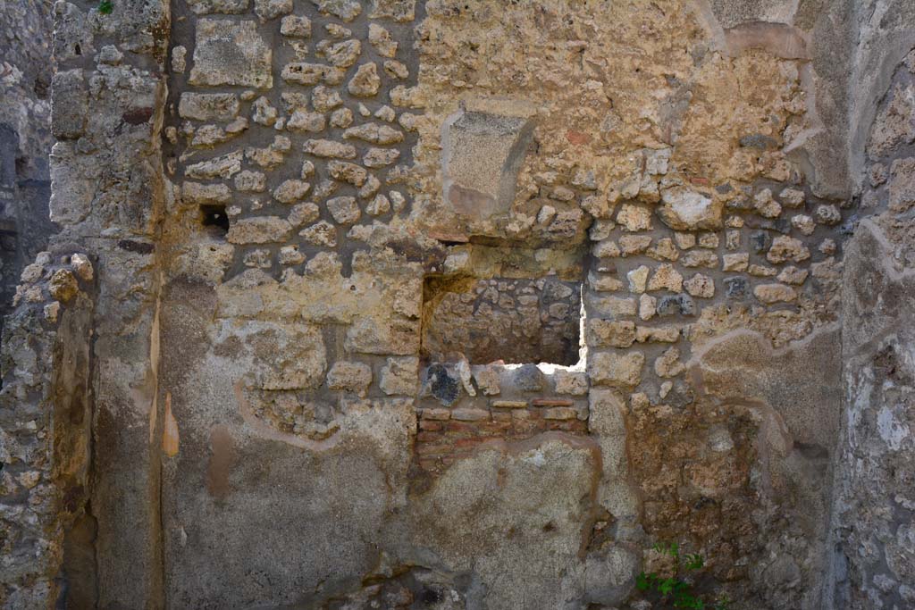 IX.5.18 Pompeii. March 2017. Room r, looking towards west wall.
Foto Christian Beck, ERC Grant 681269 DÉCOR.