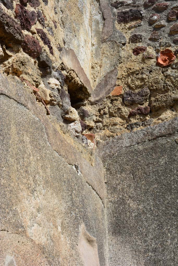 IX.5.18 Pompeii. March 2017. Room r, upper north-east corner.
Foto Christian Beck, ERC Grant 681269 DÉCOR.