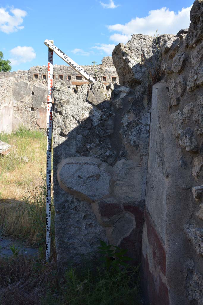 IX.5.18 Pompeii. May 2017. Room l (L), looking towards south wall in south-west corner.
Foto Christian Beck, ERC Grant 681269 DÉCOR.