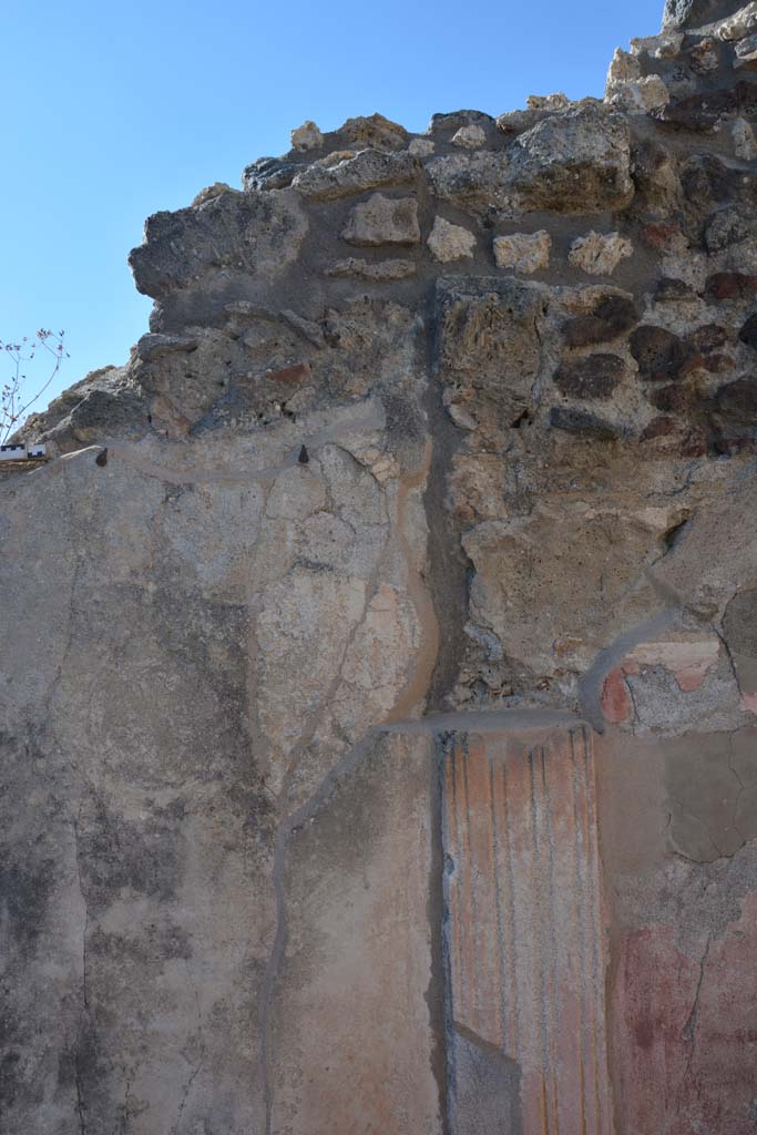 IX.5.18 Pompeii. May 2017.
Room l (L), north wall at east end joined with north wall of room n, on right.
Foto Christian Beck, ERC Grant 681269 DÉCOR.