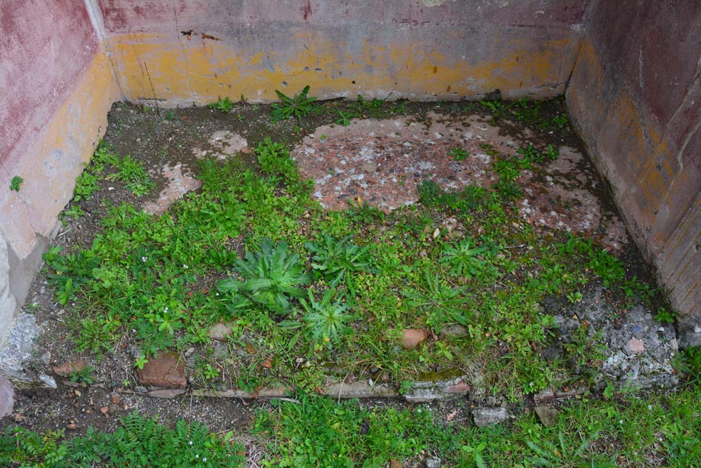 IX.5.18 Pompeii. March 2018. Room “n”, looking east across flooring.
Foto Annette Haug, ERC Grant 681269 DÉCOR.