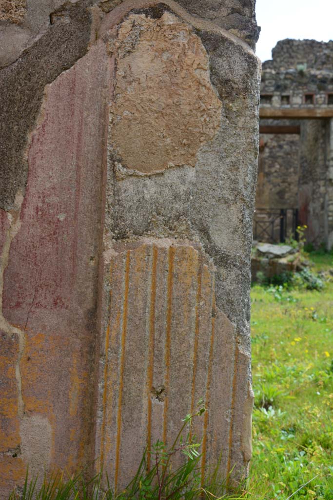 IX.5.18 Pompeii. March 2017.
Room n, detail of decorative pilaster from west end of south wall.
Foto Christian Beck, ERC Grant 681269 DÉCOR.