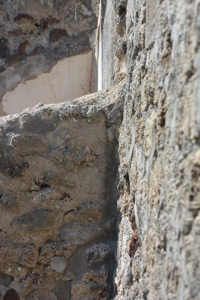 IX.5.18 Pompeii. May 2017. Room m, detail of north wall at east end.
Foto Christian Beck, ERC Grant 681269 DÉCOR.