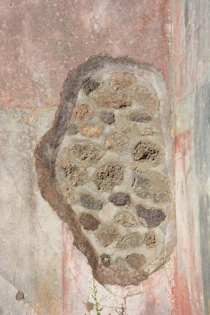 IX.5.18 Pompeii. May 2017. Room o, east wall at south end.
Foto Christian Beck, ERC Grant 681269 DÉCOR.