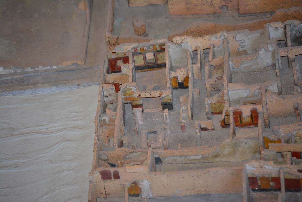 IX.5.18 Pompeii, in centre. July 2017. Looking west.
From cork model in Naples Archaeological Museum.
Foto Annette Haug, ERC Grant 681269 DÉCOR