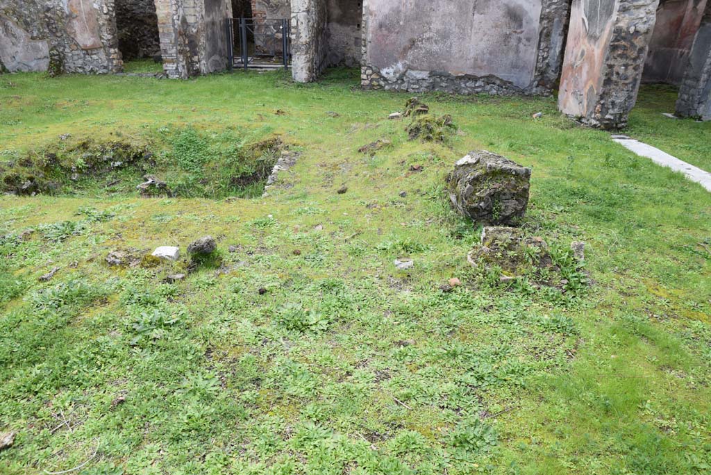IX.5.18 Pompeii. March 2018. Atrium “b”, looking south from north-west corner of pool.
Foto Annette Haug, ERC Grant 681269 DÉCOR.
