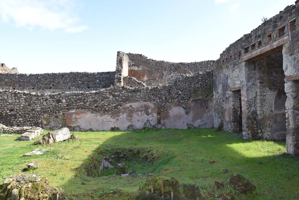 IX.5.18 Pompeii. March 2018. Looking east across atrium/courtyard garden.
Foto Annette Haug, ERC Grant 681269 DÉCOR.