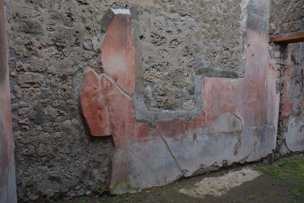 IX.5.18 Pompeii. March 2018. Room “e”, looking west along north wall towards doorway to room “d”.
Foto Annette Haug, ERC Grant 681269 DÉCOR