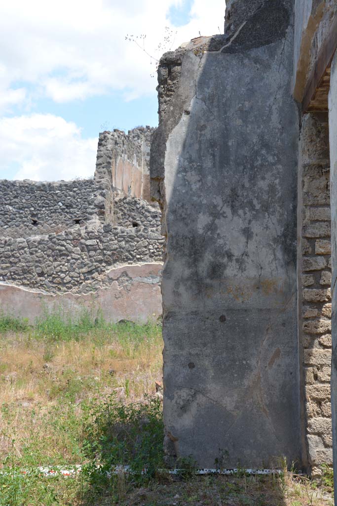 IX.5.18 Pompeii. May 2017. Room “f”, east wall in south-east corner.
Foto Christian Beck, ERC Grant 681269 DÉCOR.