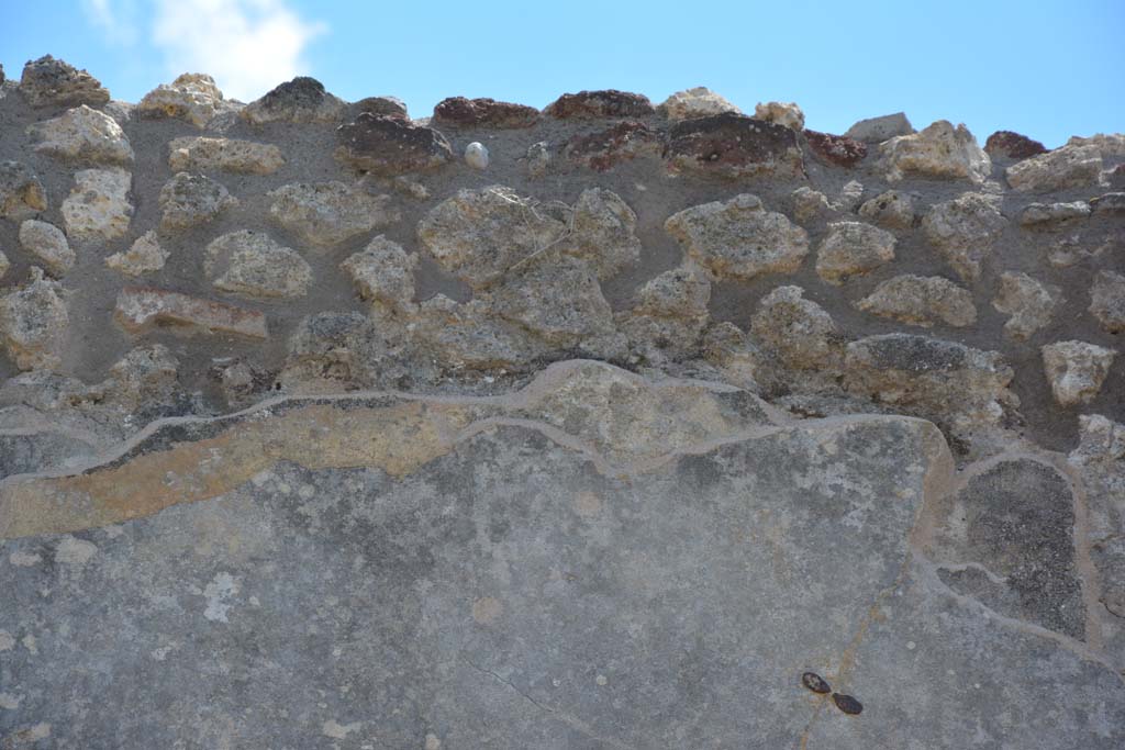 IX.5.18 Pompeii. May 2017. Room “f”, detail from upper south wall.
Foto Christian Beck, ERC Grant 681269 DÉCOR.