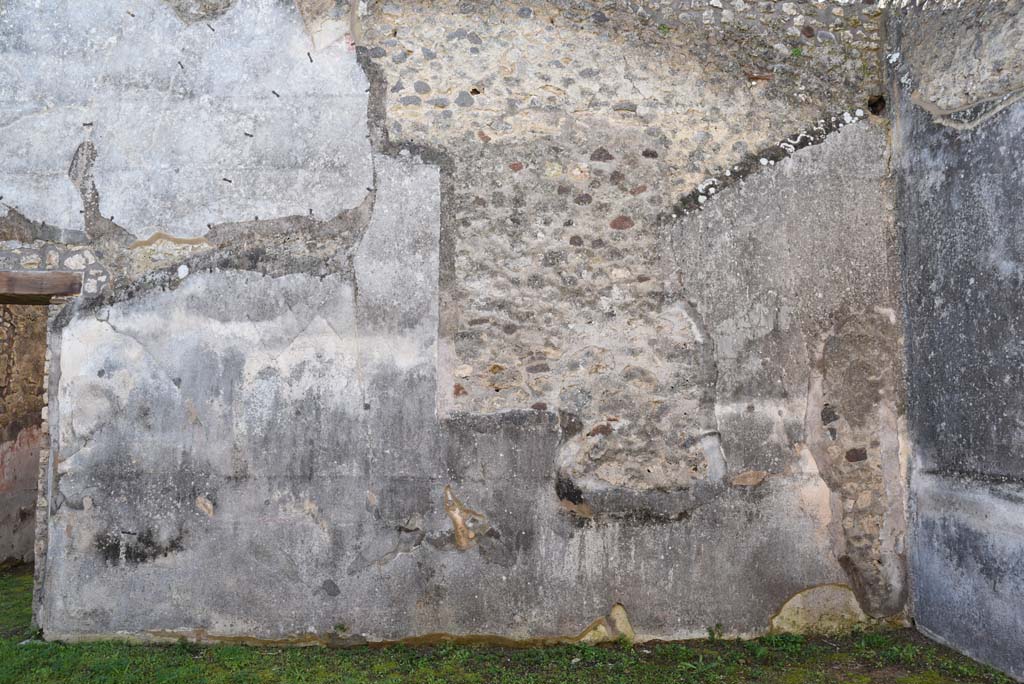 IX.5.18 Pompeii. March 2018. Room “f”, looking towards south wall.
Foto Annette Haug, ERC Grant 681269 DÉCOR.