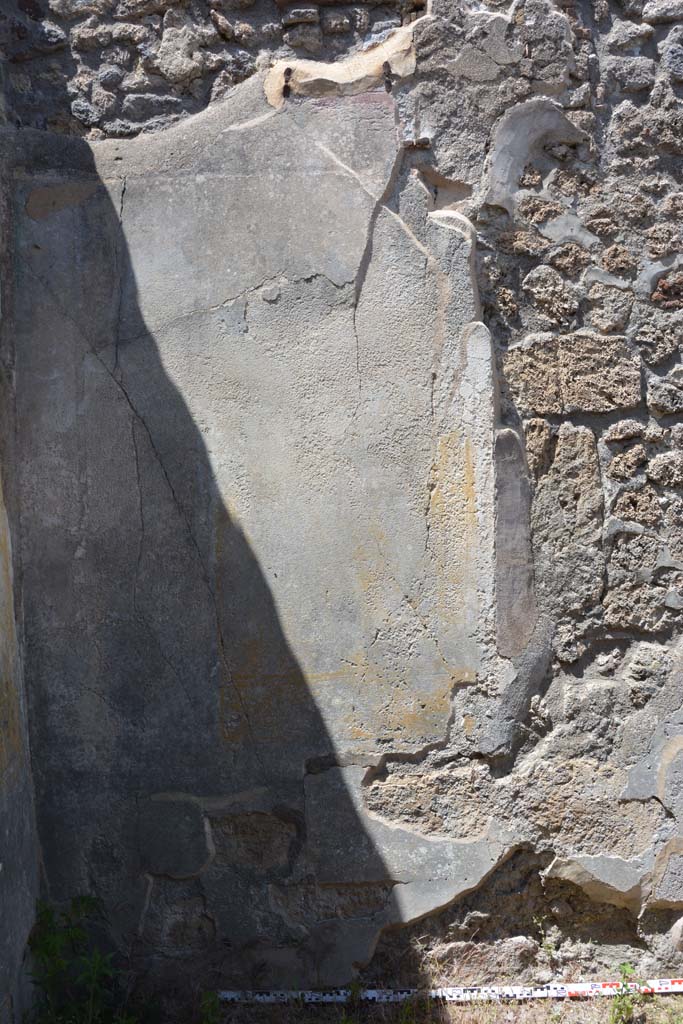 IX.5.18 Pompeii. May 2017. Room “g”, lower north wall at west end.
Foto Christian Beck, ERC Grant 681269 DÉCOR.