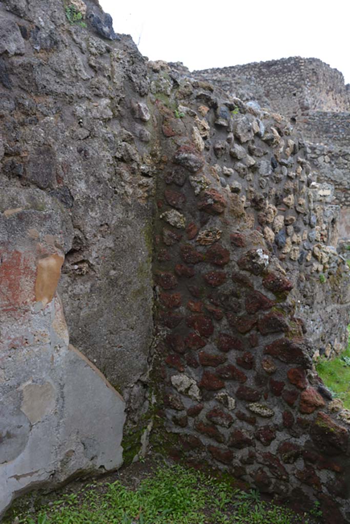 IX.5.18 Pompeii. March 2018. Room “g”, north-east corner.
Foto Annette Haug, ERC Grant 681269 DÉCOR.